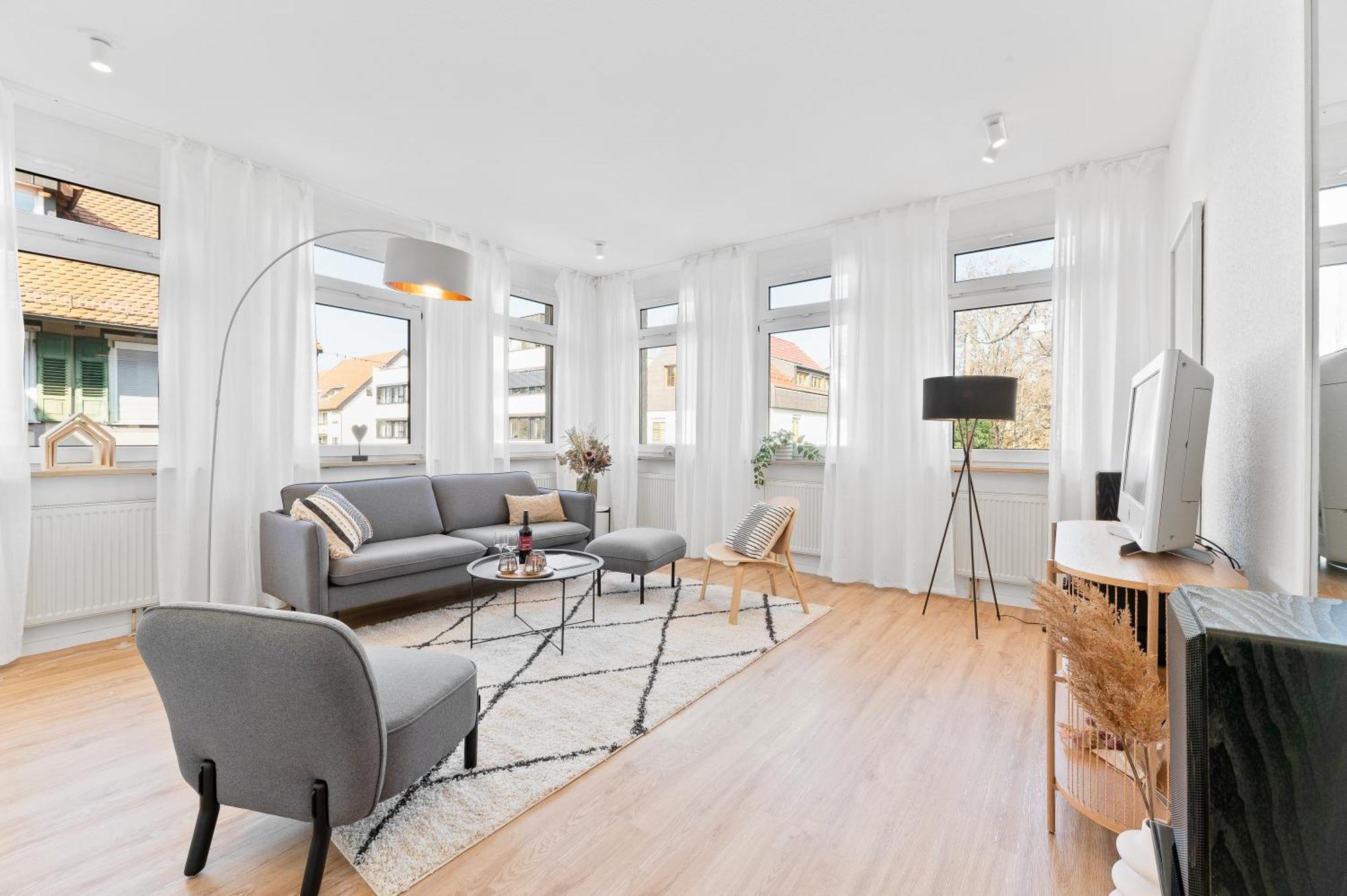 Helle Zentrumsnahe Familienfreundliche Ferienwohnung Fellbach Exteriör bild